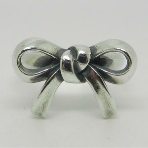 James avery retired bow ring size 6 ✨